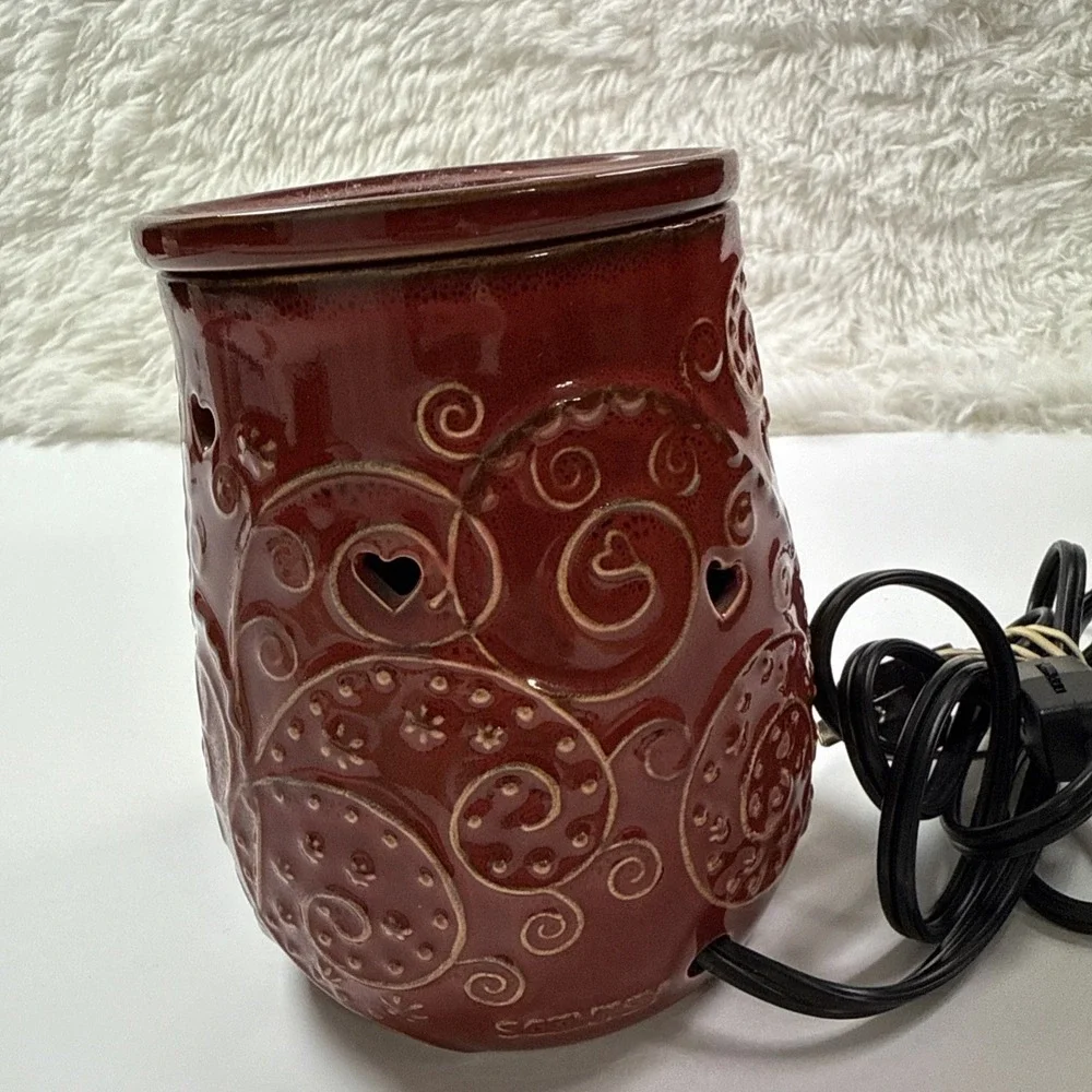 Scentsy LOVE HEALS Full Size Wax Warmer Rust‎ Red Hearts No Box